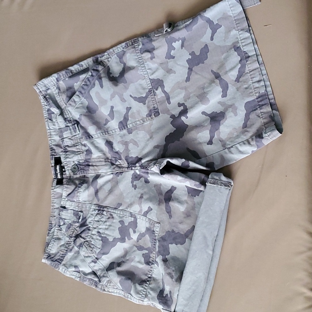 Daisy Fuentes Moda Adjustable Shorts